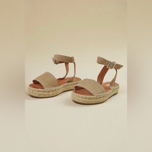 Mia Delila Platform Sandal